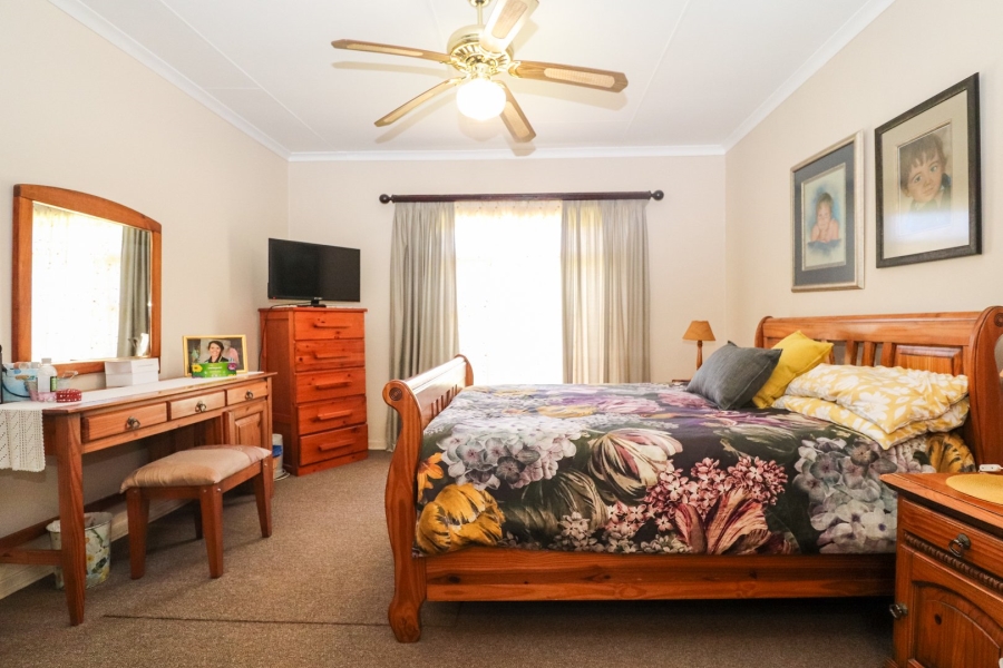 3 Bedroom Property for Sale in Flamwood North West
